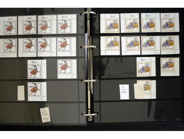 1948/90, postfrische Spezialsammlung, fast ausschließlich Rand- und vor allem Eckrandstücke, dabei auch Paare und 4er-Blocks,