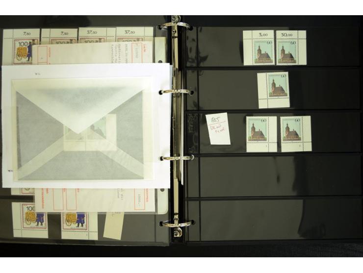 1948/90, postfrische Spezialsammlung, fast ausschließlich Rand- und vor allem Eckrandstücke, dabei auch Paare und 4er-Blocks,