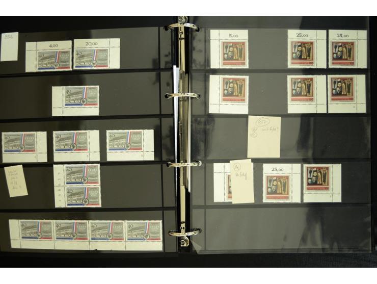 1948/90, postfrische Spezialsammlung, fast ausschließlich Rand- und vor allem Eckrandstücke, dabei auch Paare und 4er-Blocks,