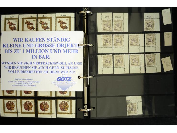 1948/90, postfrische Spezialsammlung, fast ausschließlich Rand- und vor allem Eckrandstücke, dabei auch Paare und 4er-Blocks,