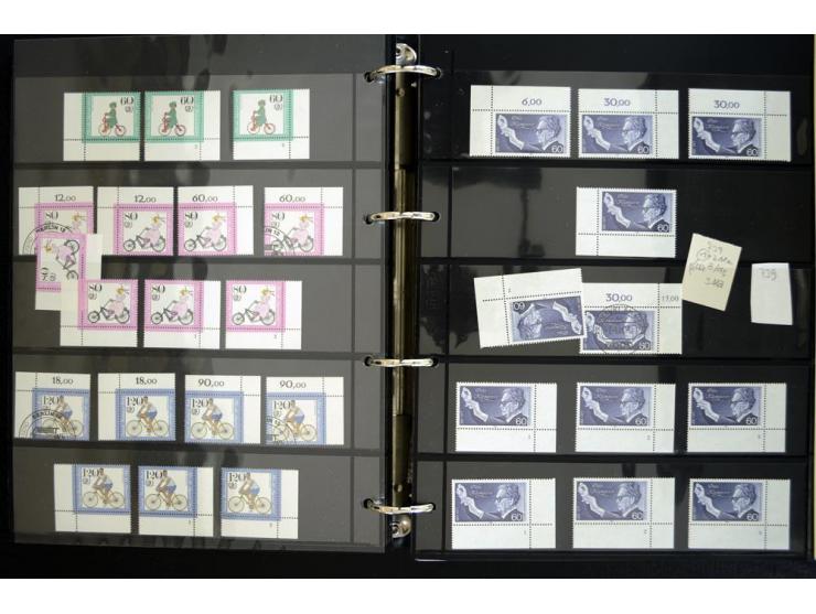 1948/90, postfrische Spezialsammlung, fast ausschließlich Rand- und vor allem Eckrandstücke, dabei auch Paare und 4er-Blocks,