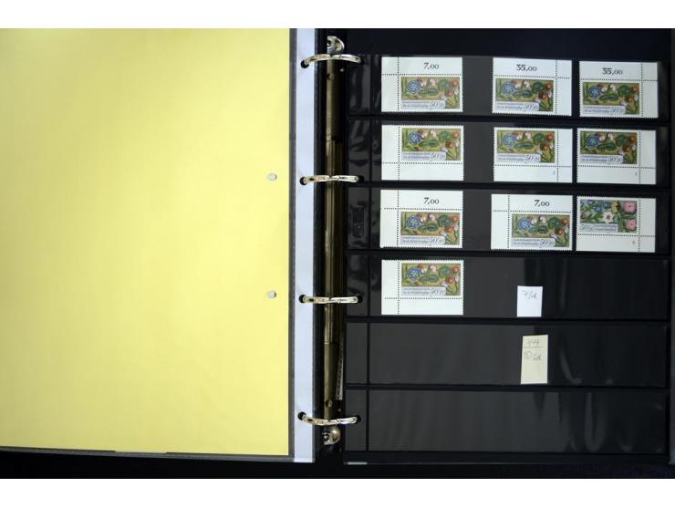 1948/90, postfrische Spezialsammlung, fast ausschließlich Rand- und vor allem Eckrandstücke, dabei auch Paare und 4er-Blocks,
