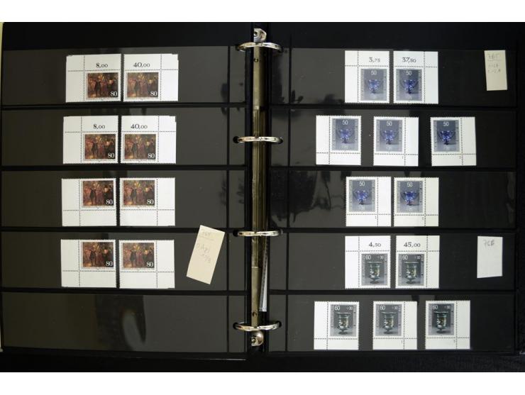 1948/90, postfrische Spezialsammlung, fast ausschließlich Rand- und vor allem Eckrandstücke, dabei auch Paare und 4er-Blocks,