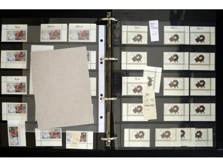 1948/90, postfrische Spezialsammlung, fast ausschließlich Rand- und vor allem Eckrandstücke, dabei auch Paare und 4er-Blocks,