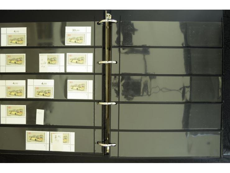 1948/90, postfrische Spezialsammlung, fast ausschließlich Rand- und vor allem Eckrandstücke, dabei auch Paare und 4er-Blocks,