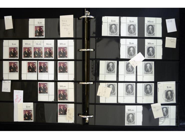 1948/90, postfrische Spezialsammlung, fast ausschließlich Rand- und vor allem Eckrandstücke, dabei auch Paare und 4er-Blocks,
