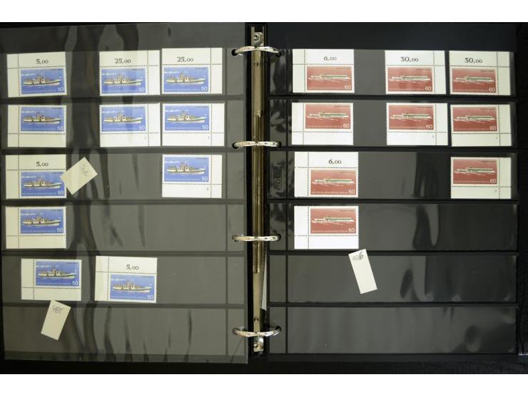 1948/90, postfrische Spezialsammlung, fast ausschließlich Rand- und vor allem Eckrandstücke, dabei auch Paare und 4er-Blocks,