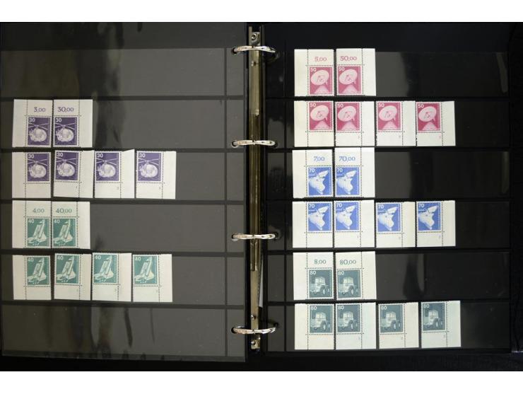 1948/90, postfrische Spezialsammlung, fast ausschließlich Rand- und vor allem Eckrandstücke, dabei auch Paare und 4er-Blocks,