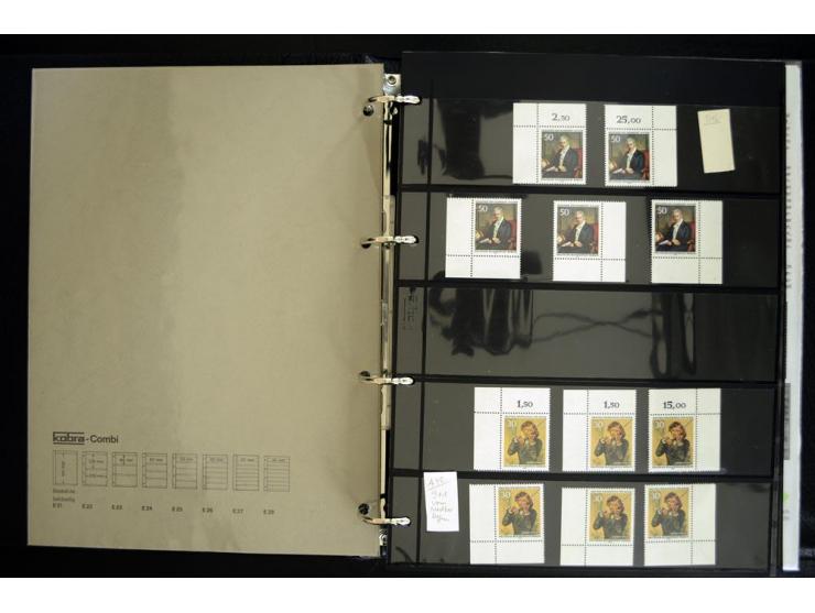 1948/90, postfrische Spezialsammlung, fast ausschließlich Rand- und vor allem Eckrandstücke, dabei auch Paare und 4er-Blocks,