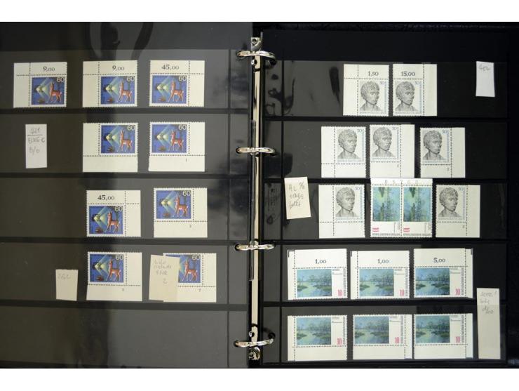 1948/90, postfrische Spezialsammlung, fast ausschließlich Rand- und vor allem Eckrandstücke, dabei auch Paare und 4er-Blocks,
