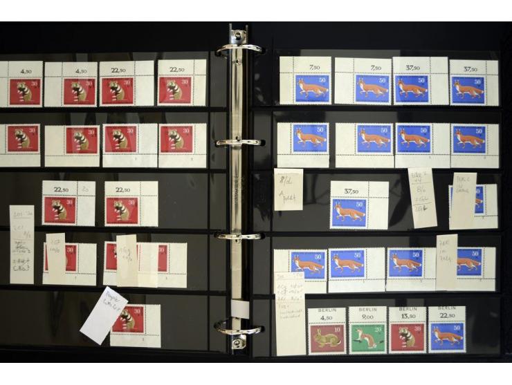 1948/90, postfrische Spezialsammlung, fast ausschließlich Rand- und vor allem Eckrandstücke, dabei auch Paare und 4er-Blocks,
