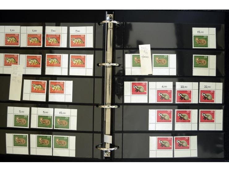 1948/90, postfrische Spezialsammlung, fast ausschließlich Rand- und vor allem Eckrandstücke, dabei auch Paare und 4er-Blocks,