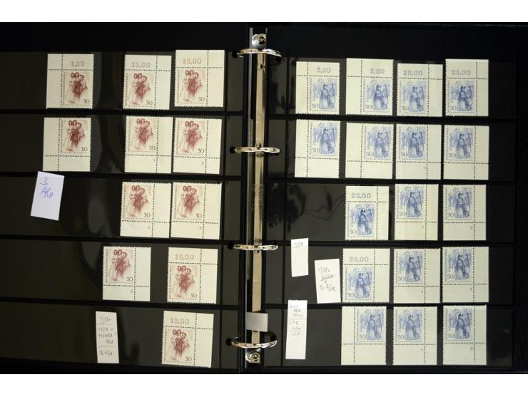 1948/90, postfrische Spezialsammlung, fast ausschließlich Rand- und vor allem Eckrandstücke, dabei auch Paare und 4er-Blocks,
