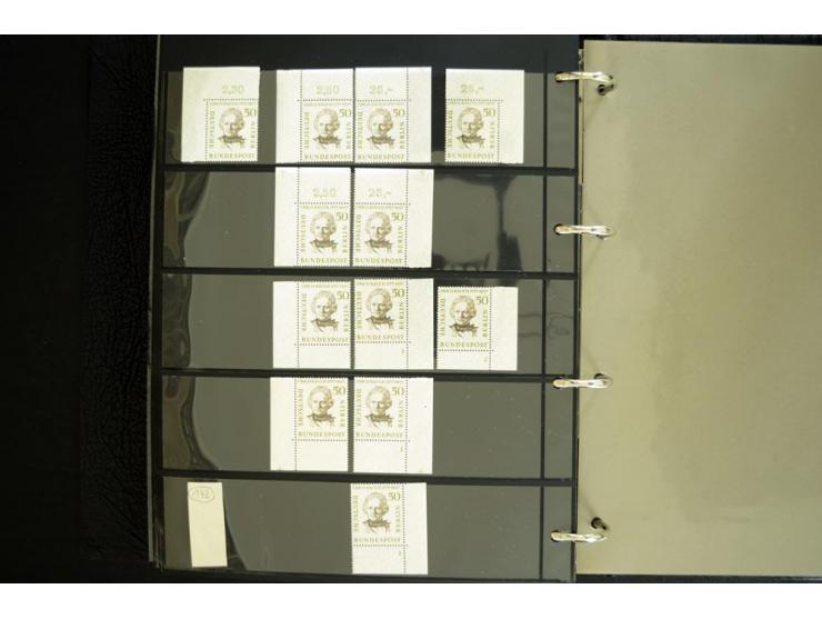 1948/90, postfrische Spezialsammlung, fast ausschließlich Rand- und vor allem Eckrandstücke, dabei auch Paare und 4er-Blocks,
