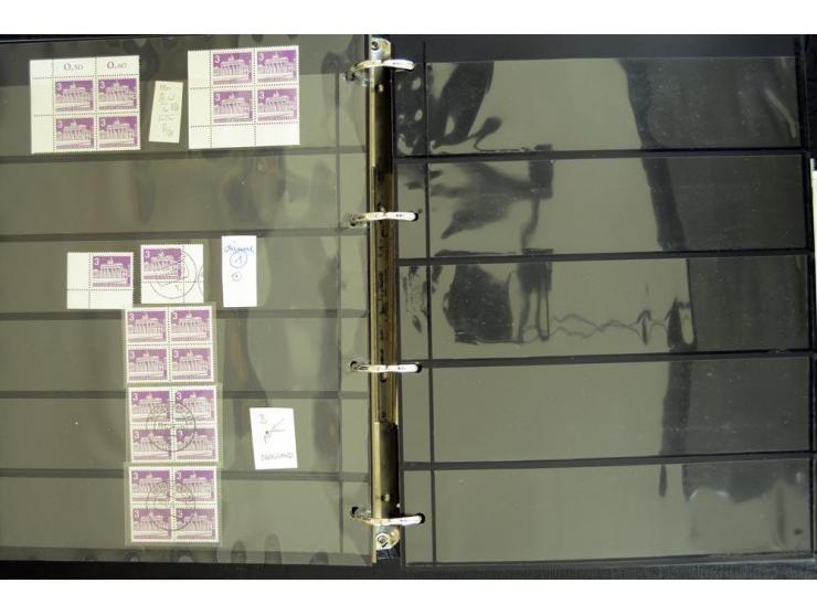 1948/90, postfrische Spezialsammlung, fast ausschließlich Rand- und vor allem Eckrandstücke, dabei auch Paare und 4er-Blocks,