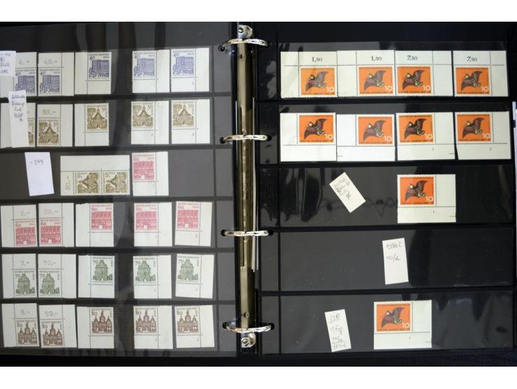 1948/90, postfrische Spezialsammlung, fast ausschließlich Rand- und vor allem Eckrandstücke, dabei auch Paare und 4er-Blocks,