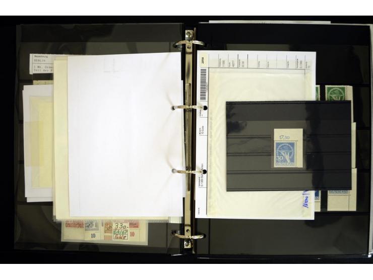 1948/90, postfrische Spezialsammlung, fast ausschließlich Rand- und vor allem Eckrandstücke, dabei auch Paare und 4er-Blocks,