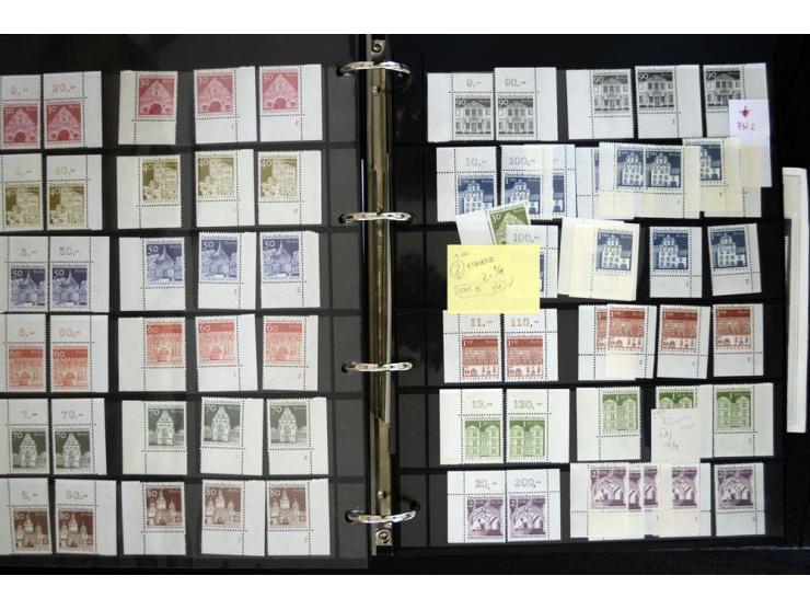 1948/90, postfrische Spezialsammlung, fast ausschließlich Rand- und vor allem Eckrandstücke, dabei auch Paare und 4er-Blocks,
