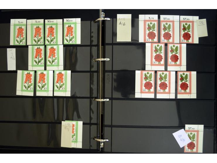 1948/90, postfrische Spezialsammlung, fast ausschließlich Rand- und vor allem Eckrandstücke, dabei auch Paare und 4er-Blocks,