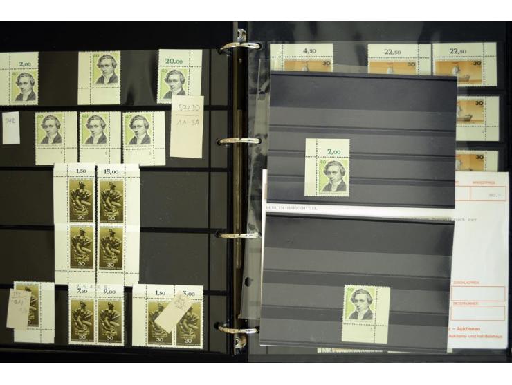 1948/90, postfrische Spezialsammlung, fast ausschließlich Rand- und vor allem Eckrandstücke, dabei auch Paare und 4er-Blocks,