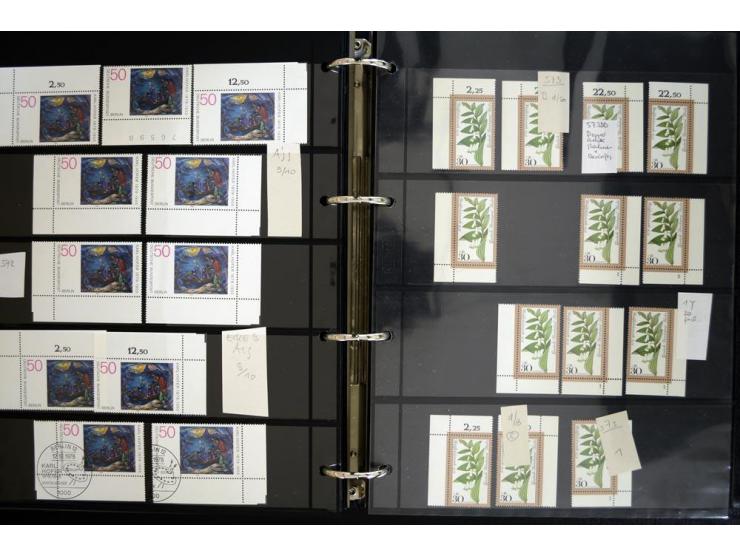 1948/90, postfrische Spezialsammlung, fast ausschließlich Rand- und vor allem Eckrandstücke, dabei auch Paare und 4er-Blocks,
