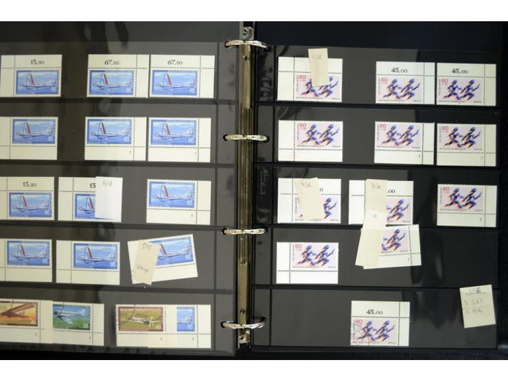 1948/90, postfrische Spezialsammlung, fast ausschließlich Rand- und vor allem Eckrandstücke, dabei auch Paare und 4er-Blocks,