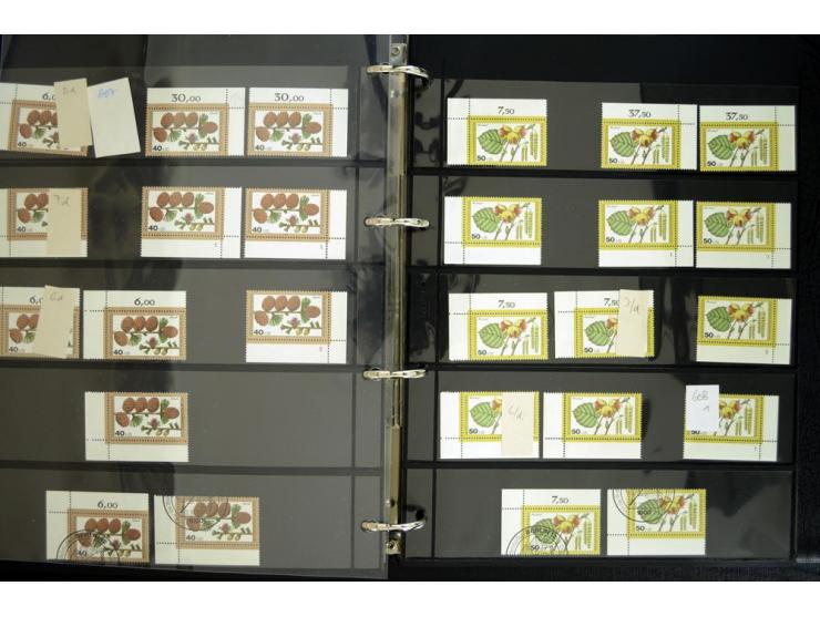 1948/90, postfrische Spezialsammlung, fast ausschließlich Rand- und vor allem Eckrandstücke, dabei auch Paare und 4er-Blocks,