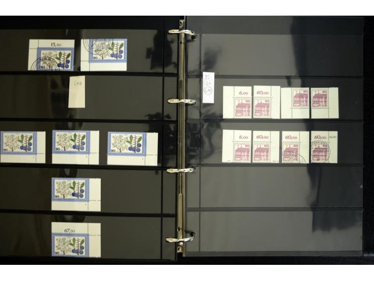 1948/90, postfrische Spezialsammlung, fast ausschließlich Rand- und vor allem Eckrandstücke, dabei auch Paare und 4er-Blocks,