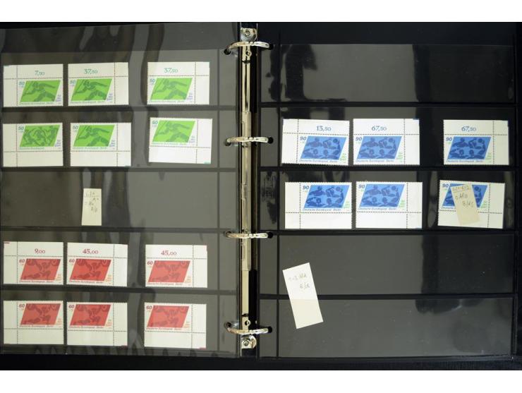 1948/90, postfrische Spezialsammlung, fast ausschließlich Rand- und vor allem Eckrandstücke, dabei auch Paare und 4er-Blocks,