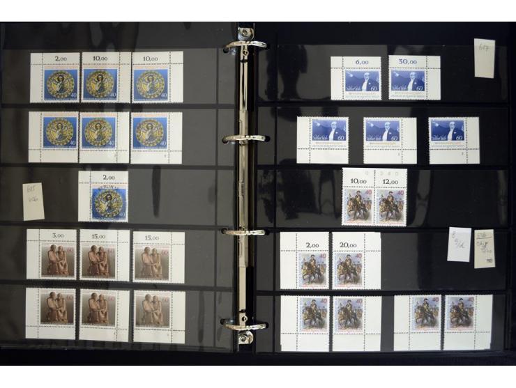 1948/90, postfrische Spezialsammlung, fast ausschließlich Rand- und vor allem Eckrandstücke, dabei auch Paare und 4er-Blocks,