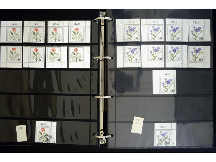1948/90, postfrische Spezialsammlung, fast ausschließlich Rand- und vor allem Eckrandstücke, dabei auch Paare und 4er-Blocks,
