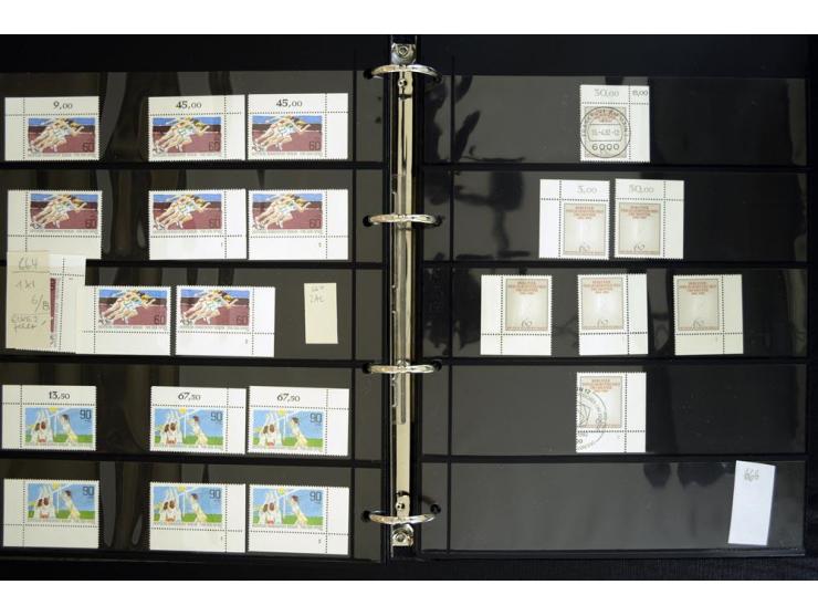 1948/90, postfrische Spezialsammlung, fast ausschließlich Rand- und vor allem Eckrandstücke, dabei auch Paare und 4er-Blocks,