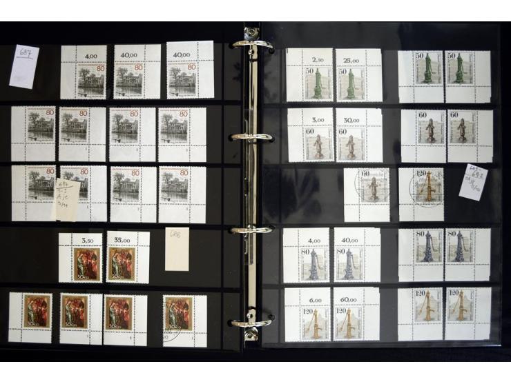 1948/90, postfrische Spezialsammlung, fast ausschließlich Rand- und vor allem Eckrandstücke, dabei auch Paare und 4er-Blocks,
