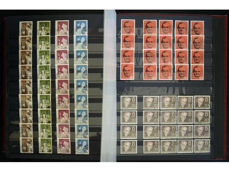 1948/1990, umfangreicher Sammlerbestand in 16 Alben, vieles mehrfach, dabei u.a. Mi.-Nr.  27, 32, 33, 34, 38(2) ,39(2) ,40(2)