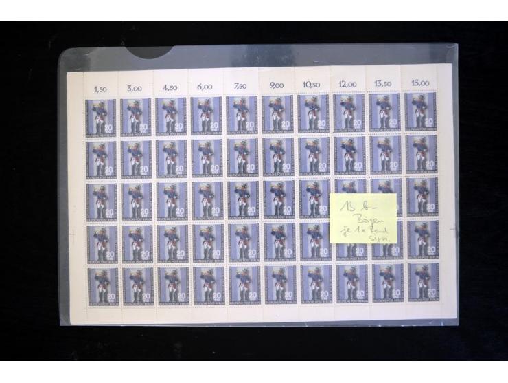 1954, Postillion 20 Pfg., Schärpe dunkelzinnober, 700 Stück in postfrischen Bogen, 13 Bogen im Rand, bei einem Bogen alle Mar