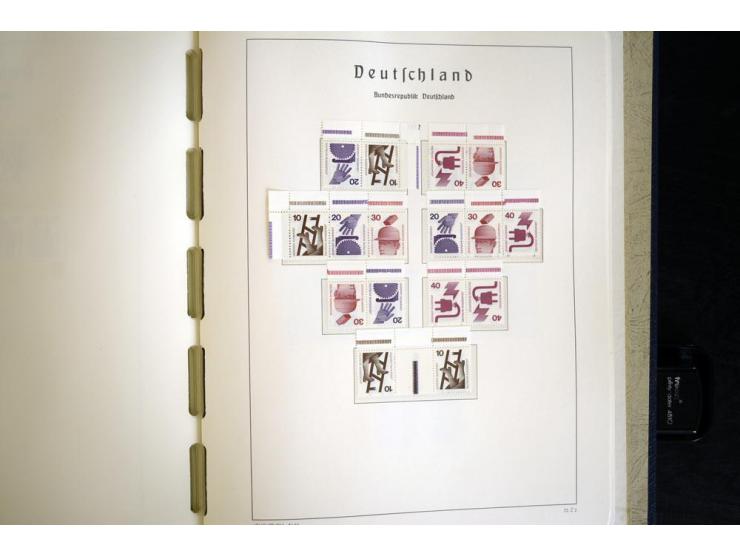 1949/90, postfrisch, in den Hauptnummern weit überkomplette Sammlung, dabei fast alle Werte aus Bogenecke, dabei u.a. Mi.-Nr.