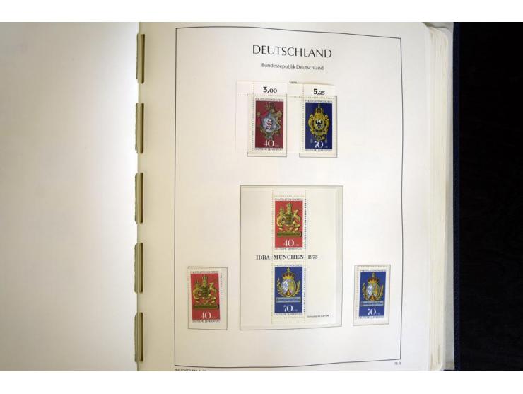 1949/90, postfrisch, in den Hauptnummern weit überkomplette Sammlung, dabei fast alle Werte aus Bogenecke, dabei u.a. Mi.-Nr.