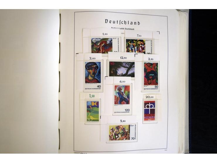 1949/90, postfrisch, in den Hauptnummern weit überkomplette Sammlung, dabei fast alle Werte aus Bogenecke, dabei u.a. Mi.-Nr.