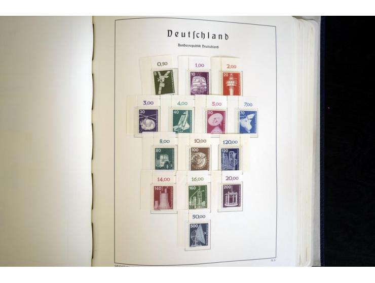 1949/90, postfrisch, in den Hauptnummern weit überkomplette Sammlung, dabei fast alle Werte aus Bogenecke, dabei u.a. Mi.-Nr.