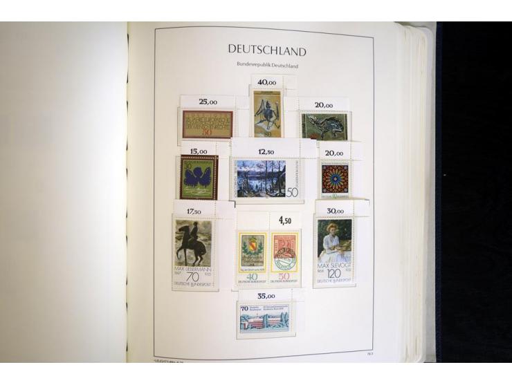 1949/90, postfrisch, in den Hauptnummern weit überkomplette Sammlung, dabei fast alle Werte aus Bogenecke, dabei u.a. Mi.-Nr.