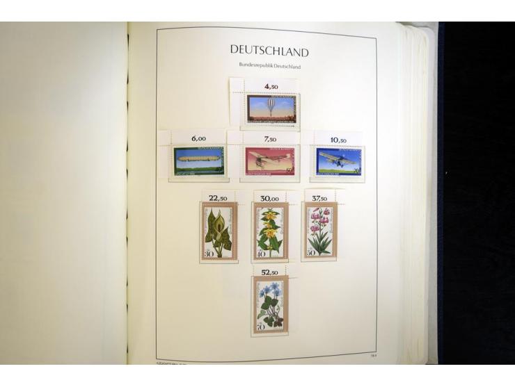 1949/90, postfrisch, in den Hauptnummern weit überkomplette Sammlung, dabei fast alle Werte aus Bogenecke, dabei u.a. Mi.-Nr.