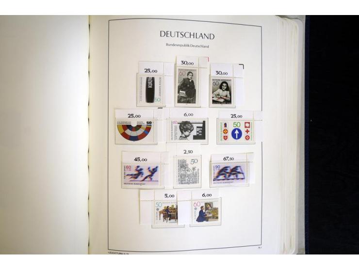 1949/90, postfrisch, in den Hauptnummern weit überkomplette Sammlung, dabei fast alle Werte aus Bogenecke, dabei u.a. Mi.-Nr.
