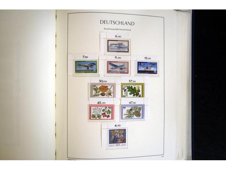 1949/90, postfrisch, in den Hauptnummern weit überkomplette Sammlung, dabei fast alle Werte aus Bogenecke, dabei u.a. Mi.-Nr.