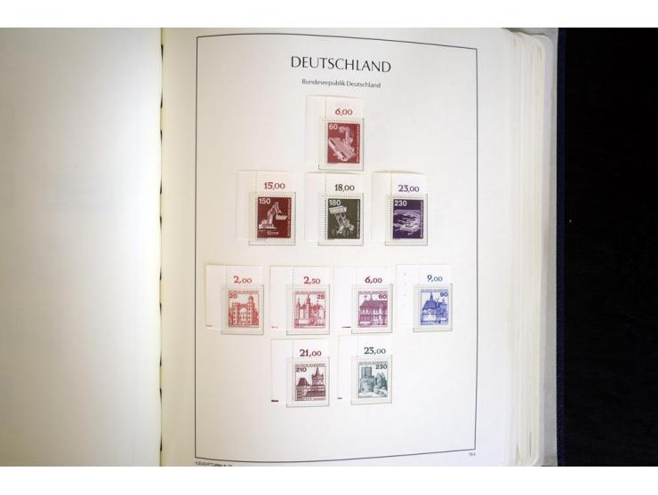 1949/90, postfrisch, in den Hauptnummern weit überkomplette Sammlung, dabei fast alle Werte aus Bogenecke, dabei u.a. Mi.-Nr.