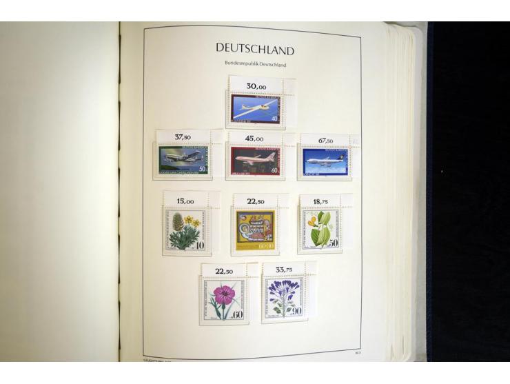 1949/90, postfrisch, in den Hauptnummern weit überkomplette Sammlung, dabei fast alle Werte aus Bogenecke, dabei u.a. Mi.-Nr.