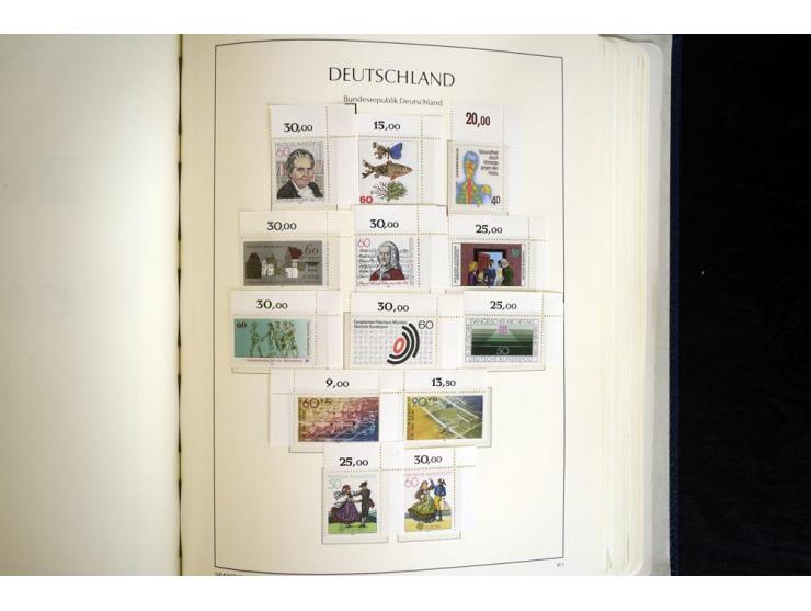 1949/90, postfrisch, in den Hauptnummern weit überkomplette Sammlung, dabei fast alle Werte aus Bogenecke, dabei u.a. Mi.-Nr.