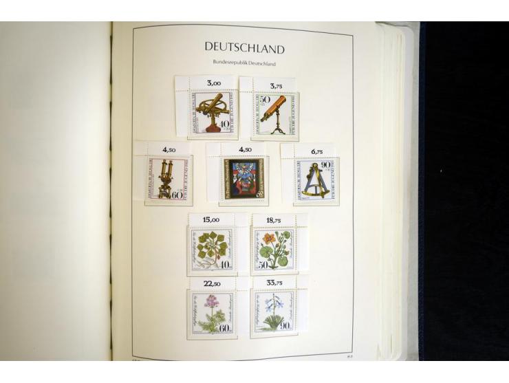 1949/90, postfrisch, in den Hauptnummern weit überkomplette Sammlung, dabei fast alle Werte aus Bogenecke, dabei u.a. Mi.-Nr.