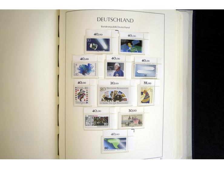 1949/90, postfrisch, in den Hauptnummern weit überkomplette Sammlung, dabei fast alle Werte aus Bogenecke, dabei u.a. Mi.-Nr.