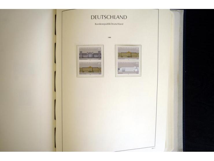 1949/90, postfrisch, in den Hauptnummern weit überkomplette Sammlung, dabei fast alle Werte aus Bogenecke, dabei u.a. Mi.-Nr.