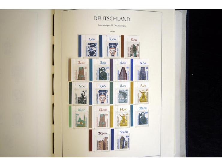 1949/90, postfrisch, in den Hauptnummern weit überkomplette Sammlung, dabei fast alle Werte aus Bogenecke, dabei u.a. Mi.-Nr.